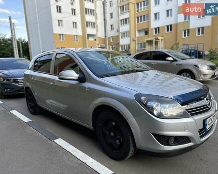 Серый Опель Астра, объемом двигателя 1.6 л и пробегом 139 тыс. км за 8200 $, фото 3 на Automoto.ua