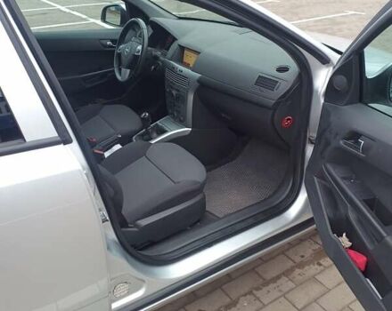 Серый Опель Астра, объемом двигателя 1.6 л и пробегом 99 тыс. км за 5500 $, фото 5 на Automoto.ua