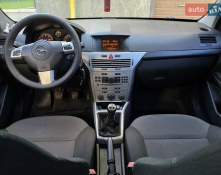 Опель Астра 2012 у Тернополі на Automoto.ua Сірий Опель Астра, об'ємом двигуна 1.6 л та пробігом 197 тис. км за 5399 $, фото 27 на Automoto.ua