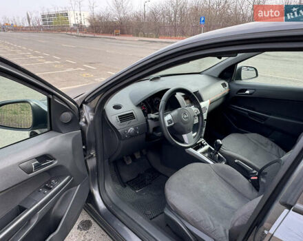 Серый Опель Астра, объемом двигателя 1.6 л и пробегом 155 тыс. км за 5500 $, фото 4 на Automoto.ua