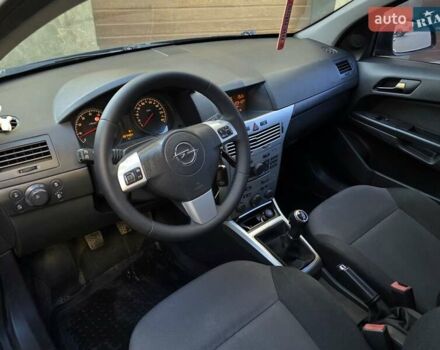 Опель Астра 2012 у Тернополі на Automoto.ua Сірий Опель Астра, об'ємом двигуна 1.6 л та пробігом 197 тис. км за 5399 $, фото 23 на Automoto.ua