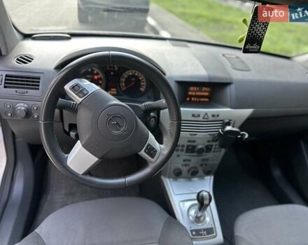 Серый Опель Астра, объемом двигателя 1.6 л и пробегом 139 тыс. км за 8200 $, фото 11 на Automoto.ua
