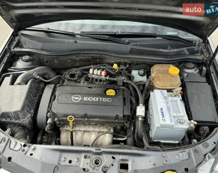 Серый Опель Астра, объемом двигателя 1.6 л и пробегом 155 тыс. км за 5500 $, фото 11 на Automoto.ua