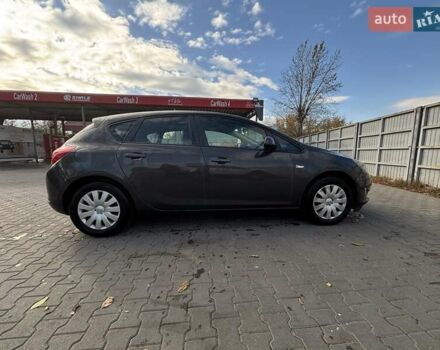 Опель Астра 2013 в Львове на Automoto.ua Серый Опель Астра, объемом двигателя 1.7 л и пробегом 324 тыс. км за 7300 $, фото 6 на Automoto.ua