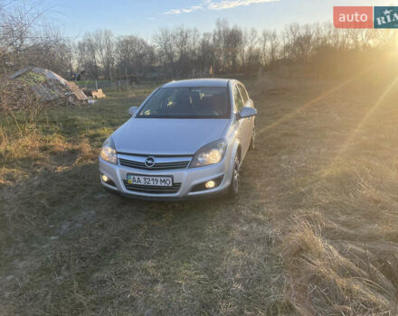 Серый Опель Астра, объемом двигателя 1.6 л и пробегом 270 тыс. км за 5850 $, фото 1 на Automoto.ua