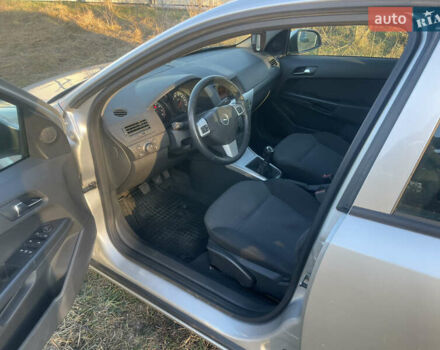 Серый Опель Астра, объемом двигателя 1.6 л и пробегом 270 тыс. км за 5850 $, фото 7 на Automoto.ua