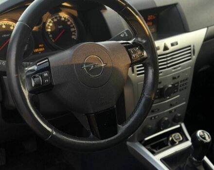 Серый Опель Астра, объемом двигателя 1.6 л и пробегом 139 тыс. км за 5600 $, фото 14 на Automoto.ua