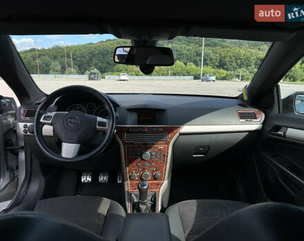 Серый Опель Астра, объемом двигателя 1.9 л и пробегом 240 тыс. км за 6000 $, фото 10 на Automoto.ua