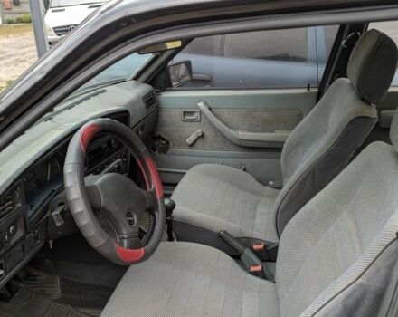 Серый Опель Астра, объемом двигателя 1.8 л и пробегом 350 тыс. км за 590 $, фото 5 на Automoto.ua