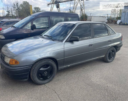 Серый Опель Астра, объемом двигателя 1.8 л и пробегом 558 тыс. км за 1000 $, фото 1 на Automoto.ua