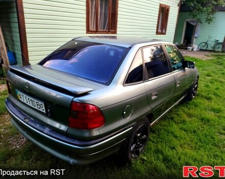 Сірий Опель Астра, об'ємом двигуна 1.4 л та пробігом 396 тис. км за 1300 $, фото 2 на Automoto.ua