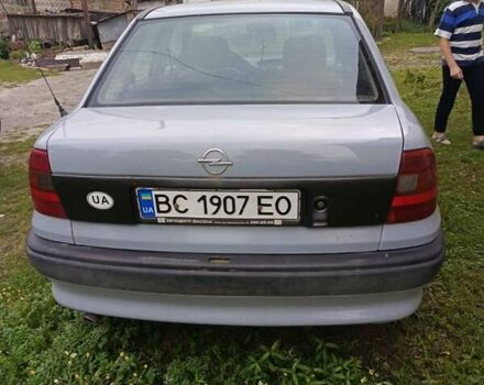 Серый Опель Астра, объемом двигателя 1.4 л и пробегом 185 тыс. км за 1400 $, фото 3 на Automoto.ua