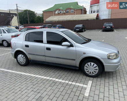 Серый Опель Астра, объемом двигателя 1.6 л и пробегом 278 тыс. км за 2200 $, фото 2 на Automoto.ua