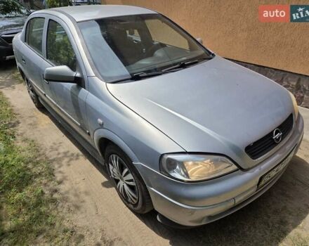 Серый Опель Астра, объемом двигателя 1.6 л и пробегом 206 тыс. км за 4000 $, фото 4 на Automoto.ua