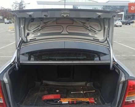 Серый Опель Астра, объемом двигателя 1.6 л и пробегом 235 тыс. км за 2500 $, фото 3 на Automoto.ua