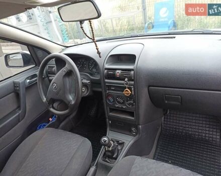 Сірий Опель Астра, об'ємом двигуна 1.6 л та пробігом 200 тис. км за 4000 $, фото 17 на Automoto.ua