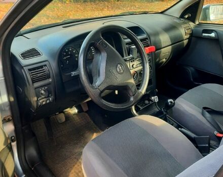 Серый Опель Астра, объемом двигателя 1.6 л и пробегом 174 тыс. км за 3500 $, фото 8 на Automoto.ua