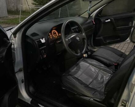 Серый Опель Астра, объемом двигателя 1.4 л и пробегом 300 тыс. км за 3200 $, фото 3 на Automoto.ua