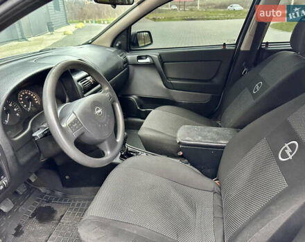 Серый Опель Астра, объемом двигателя 1.39 л и пробегом 240 тыс. км за 2800 $, фото 5 на Automoto.ua