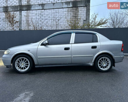 Серый Опель Астра, объемом двигателя 1.4 л и пробегом 269 тыс. км за 2200 $, фото 3 на Automoto.ua