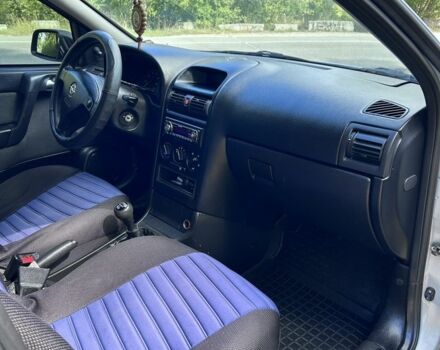 Сірий Опель Астра, об'ємом двигуна 1.4 л та пробігом 188 тис. км за 3500 $, фото 9 на Automoto.ua