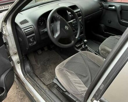 Серый Опель Астра, объемом двигателя 1.4 л и пробегом 120 тыс. км за 3800 $, фото 7 на Automoto.ua