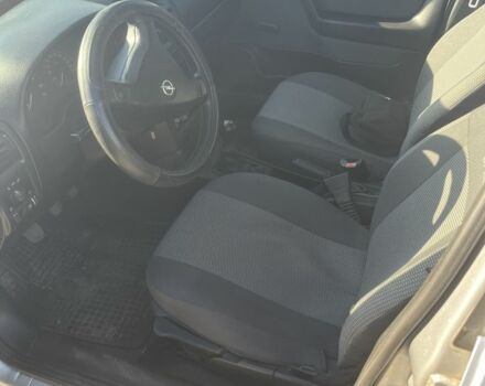 Серый Опель Астра, объемом двигателя 1.4 л и пробегом 270 тыс. км за 3400 $, фото 1 на Automoto.ua