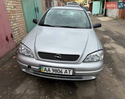 Серый Опель Астра, объемом двигателя 1.4 л и пробегом 120 тыс. км за 3800 $, фото 4 на Automoto.ua