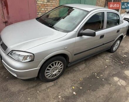 Серый Опель Астра, объемом двигателя 1.4 л и пробегом 120 тыс. км за 3800 $, фото 3 на Automoto.ua