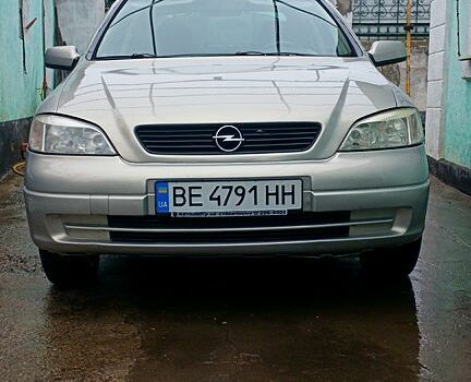 Сірий Опель Астра, об'ємом двигуна 1.4 л та пробігом 200 тис. км за 3800 $, фото 5 на Automoto.ua