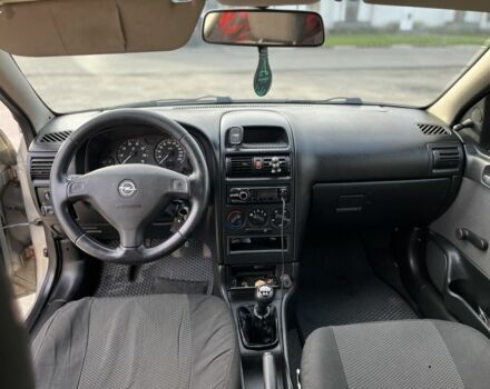Сірий Опель Астра, об'ємом двигуна 1.4 л та пробігом 230 тис. км за 3700 $, фото 6 на Automoto.ua