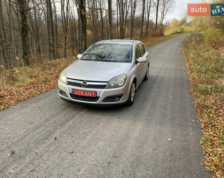 Серый Опель Астра, объемом двигателя 1.6 л и пробегом 256 тыс. км за 4350 $, фото 1 на Automoto.ua