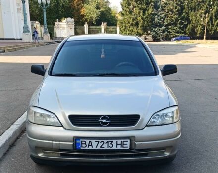 Серый Опель Астра, объемом двигателя 1.4 л и пробегом 260 тыс. км за 3590 $, фото 2 на Automoto.ua