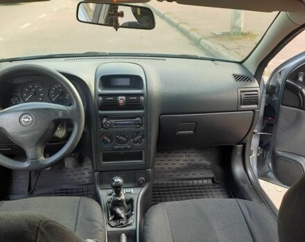 Серый Опель Астра, объемом двигателя 1.4 л и пробегом 282 тыс. км за 3700 $, фото 13 на Automoto.ua