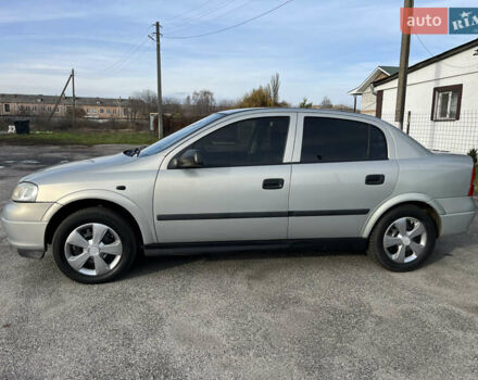 Серый Опель Астра, объемом двигателя 1.39 л и пробегом 230 тыс. км за 3700 $, фото 4 на Automoto.ua