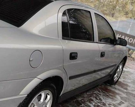 Серый Опель Астра, объемом двигателя 1.36 л и пробегом 362 тыс. км за 3900 $, фото 9 на Automoto.ua