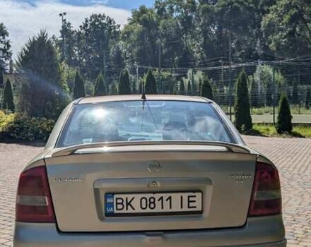 Серый Опель Астра, объемом двигателя 1.4 л и пробегом 498 тыс. км за 3000 $, фото 2 на Automoto.ua