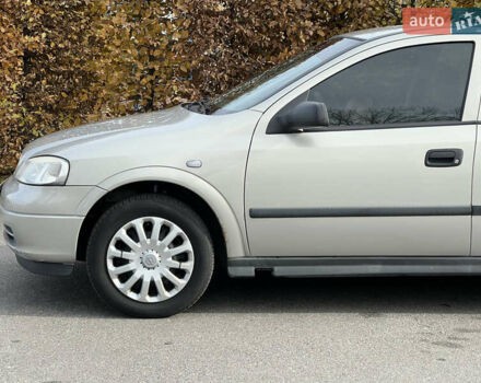 Серый Опель Астра, объемом двигателя 1.36 л и пробегом 77 тыс. км за 3999 $, фото 11 на Automoto.ua