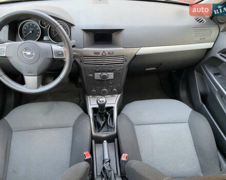 Серый Опель Астра, объемом двигателя 1.6 л и пробегом 256 тыс. км за 4350 $, фото 13 на Automoto.ua