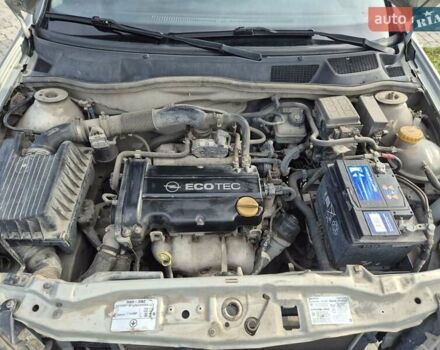 Серый Опель Астра, объемом двигателя 1.4 л и пробегом 361 тыс. км за 3800 $, фото 18 на Automoto.ua