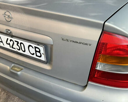 Сірий Опель Астра, об'ємом двигуна 1.39 л та пробігом 346 тис. км за 2950 $, фото 2 на Automoto.ua