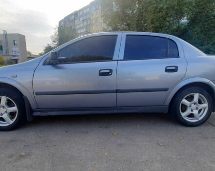 Серый Опель Астра, объемом двигателя 1.4 л и пробегом 282 тыс. км за 3700 $, фото 5 на Automoto.ua