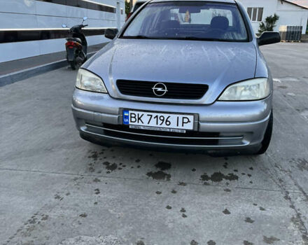 Серый Опель Астра, объемом двигателя 1.4 л и пробегом 200 тыс. км за 3700 $, фото 2 на Automoto.ua