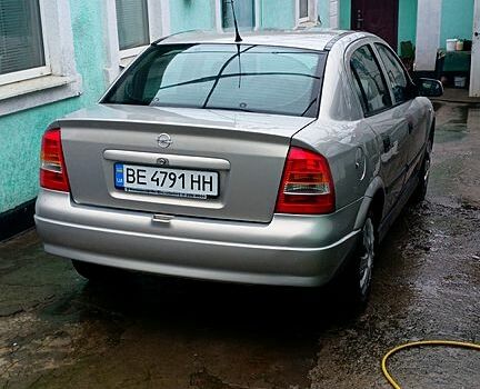 Сірий Опель Астра, об'ємом двигуна 1.4 л та пробігом 200 тис. км за 3800 $, фото 3 на Automoto.ua