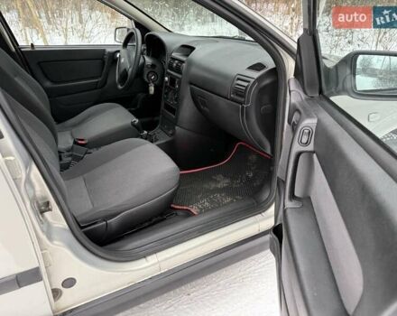 Сірий Опель Астра, об'ємом двигуна 1.6 л та пробігом 221 тис. км за 4000 $, фото 19 на Automoto.ua