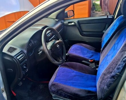 Сірий Опель Астра, об'ємом двигуна 1.6 л та пробігом 277 тис. км за 3199 $, фото 5 на Automoto.ua