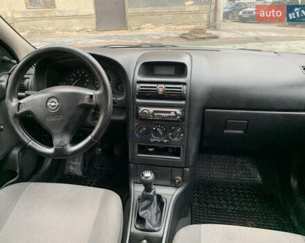 Серый Опель Астра, объемом двигателя 1.4 л и пробегом 216 тыс. км за 2650 $, фото 8 на Automoto.ua