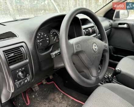 Сірий Опель Астра, об'ємом двигуна 1.6 л та пробігом 221 тис. км за 4000 $, фото 14 на Automoto.ua