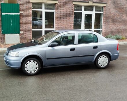 Сірий Опель Астра, об'ємом двигуна 1.4 л та пробігом 136 тис. км за 3000 $, фото 1 на Automoto.ua