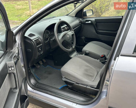 Серый Опель Астра, объемом двигателя 1.6 л и пробегом 153 тыс. км за 3800 $, фото 9 на Automoto.ua